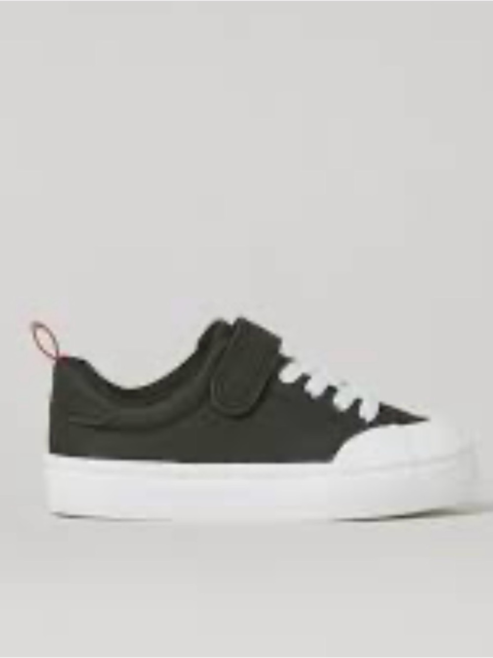 H&M Kids Black & White Low-Top Sneakers - Classic Casual Style Sz 13